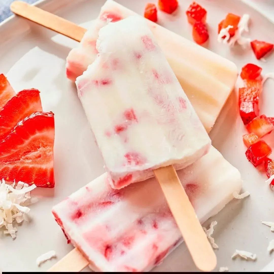 Paleta de fresa y yogurt